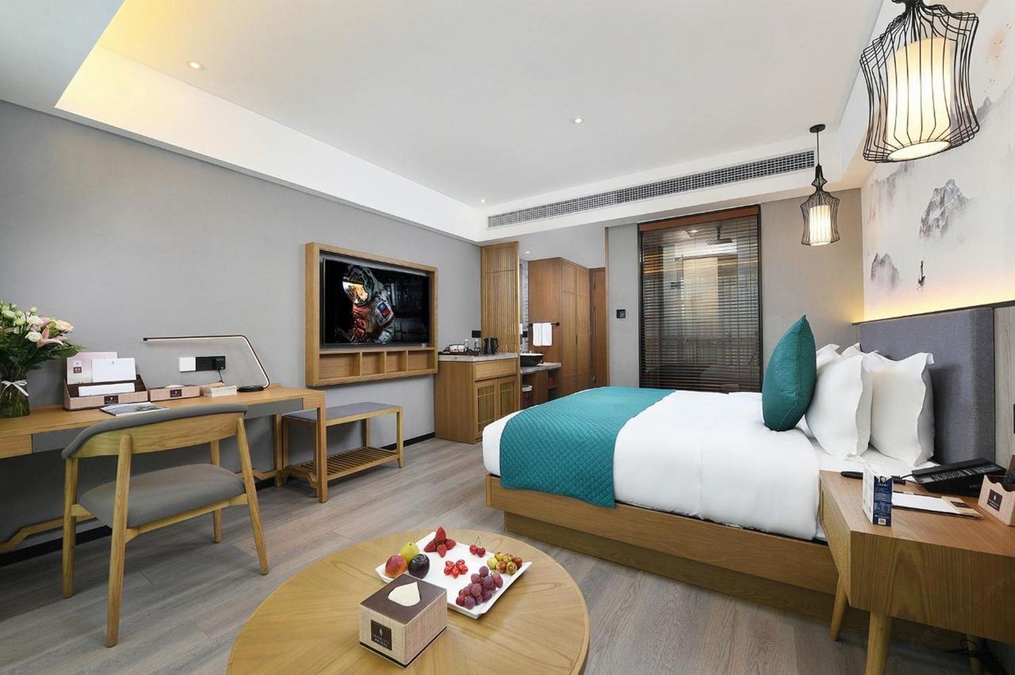 Mehood Lestie International Hotel Nancun Wanbo Metro Station Branch - Free Shuttle Bus To Canton Fair Complex During Canton Fair Period & Free Breakfast & Free Afternoon Tea & Free Midnight Snack & Free Vpn Internet Access Luaran gambar