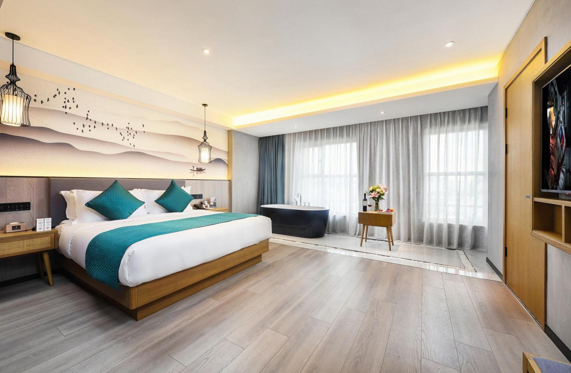 Mehood Lestie International Hotel Nancun Wanbo Metro Station Branch - Free Shuttle Bus To Canton Fair Complex During Canton Fair Period & Free Breakfast & Free Afternoon Tea & Free Midnight Snack & Free Vpn Internet Access Luaran gambar