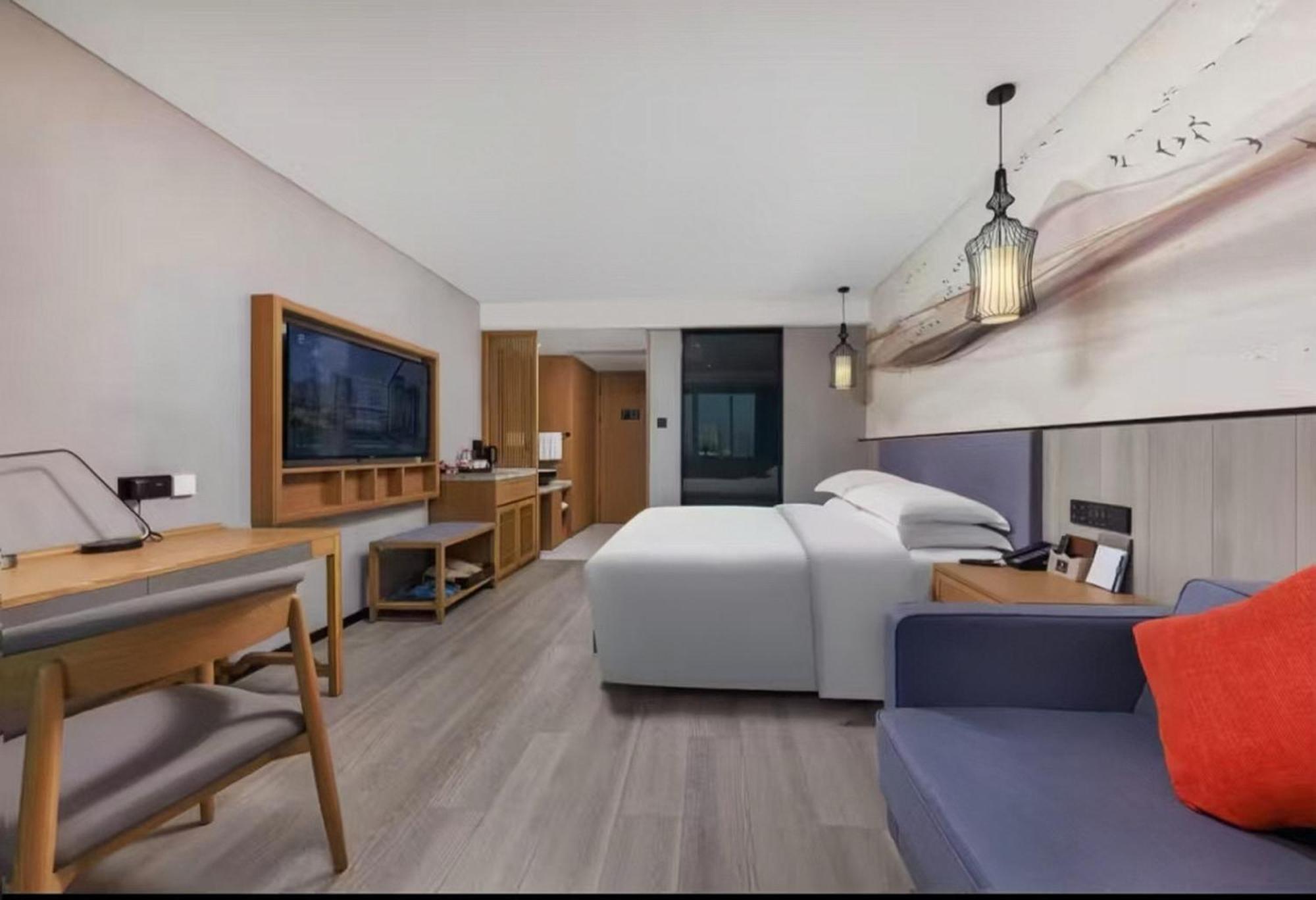 Mehood Lestie International Hotel Nancun Wanbo Metro Station Branch - Free Shuttle Bus To Canton Fair Complex During Canton Fair Period & Free Breakfast & Free Afternoon Tea & Free Midnight Snack & Free Vpn Internet Access Luaran gambar