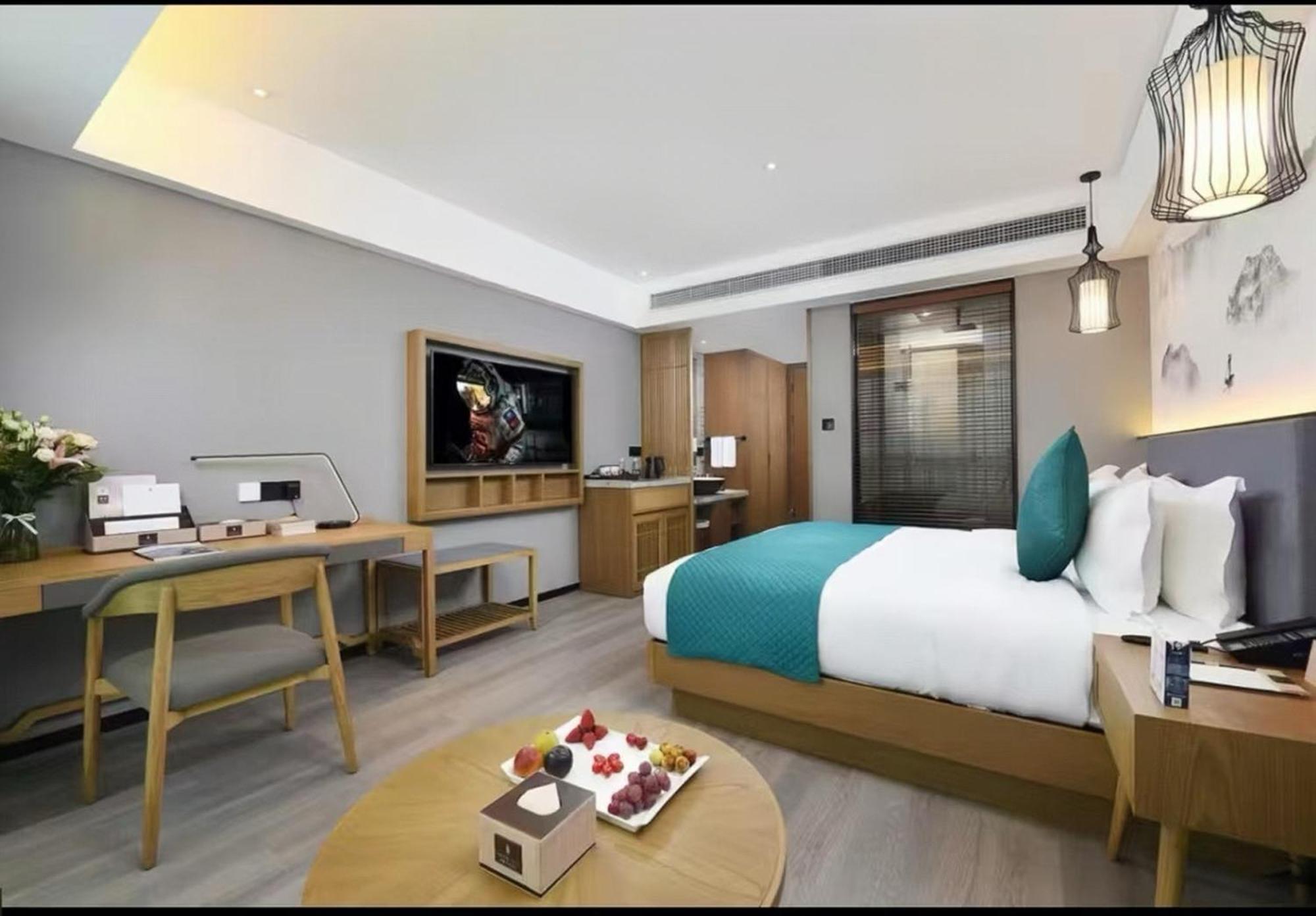 Mehood Lestie International Hotel Nancun Wanbo Metro Station Branch - Free Shuttle Bus To Canton Fair Complex During Canton Fair Period & Free Breakfast & Free Afternoon Tea & Free Midnight Snack & Free Vpn Internet Access Luaran gambar
