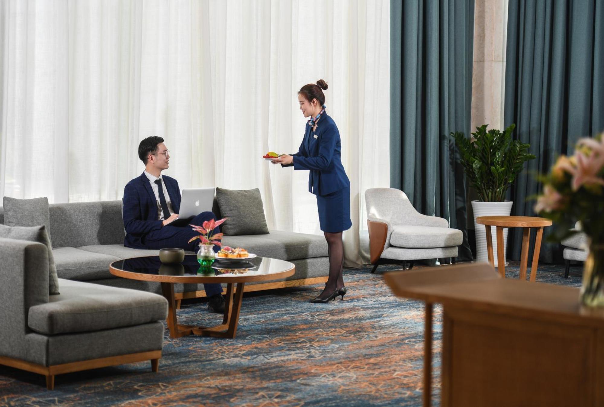 Mehood Lestie International Hotel Nancun Wanbo Metro Station Branch - Free Shuttle Bus To Canton Fair Complex During Canton Fair Period & Free Breakfast & Free Afternoon Tea & Free Midnight Snack & Free Vpn Internet Access Luaran gambar