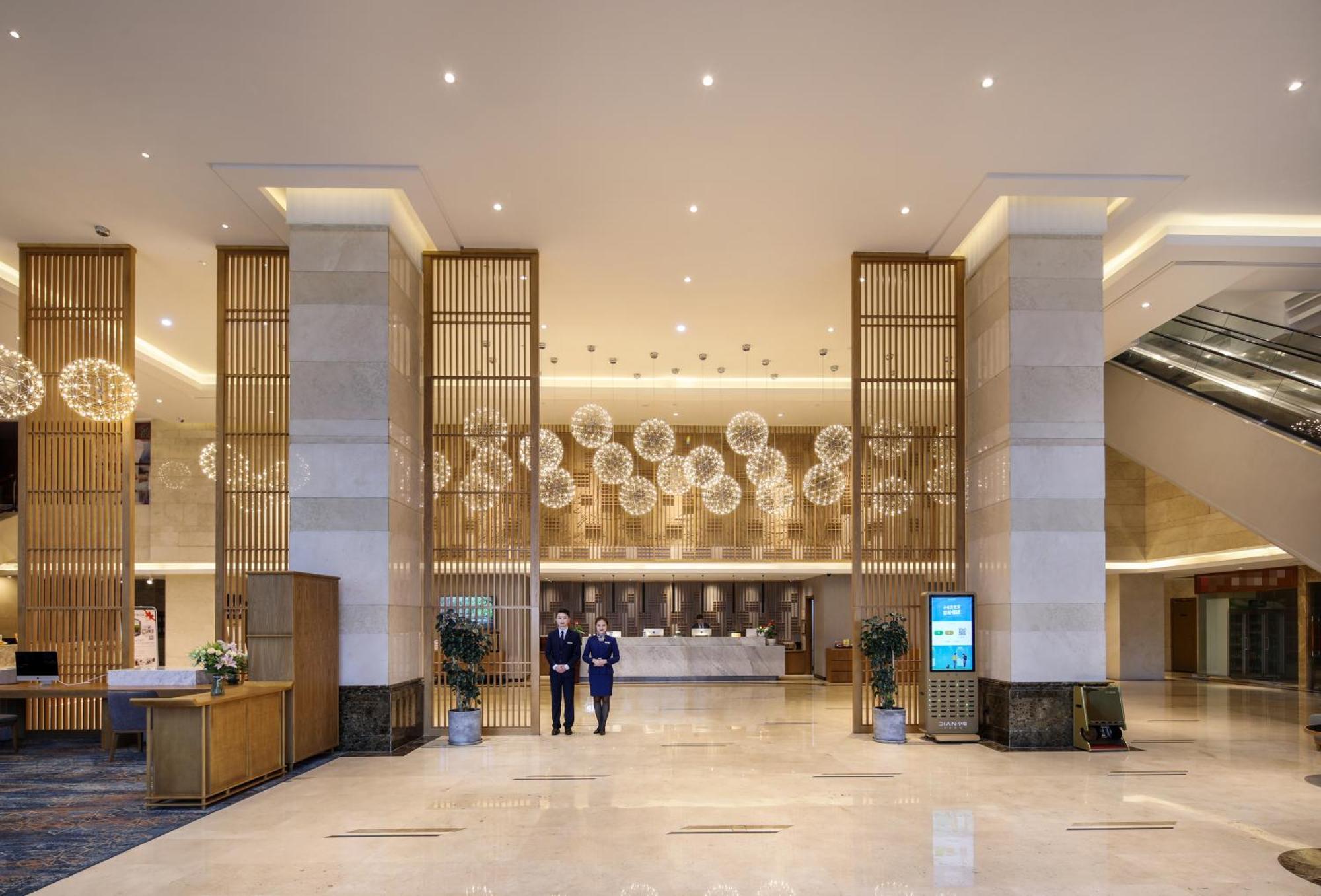 Mehood Lestie International Hotel Nancun Wanbo Metro Station Branch - Free Shuttle Bus To Canton Fair Complex During Canton Fair Period & Free Breakfast & Free Afternoon Tea & Free Midnight Snack & Free Vpn Internet Access Luaran gambar