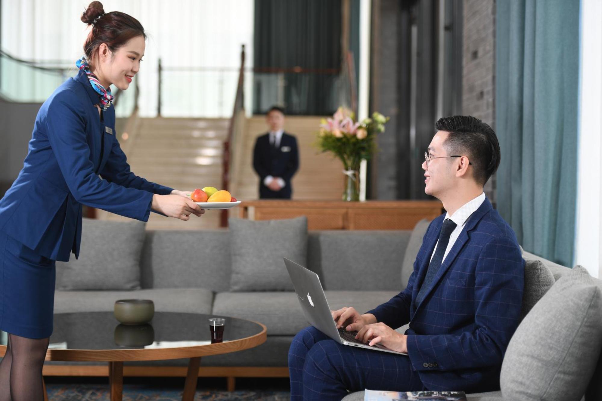 Mehood Lestie International Hotel Nancun Wanbo Metro Station Branch - Free Shuttle Bus To Canton Fair Complex During Canton Fair Period & Free Breakfast & Free Afternoon Tea & Free Midnight Snack & Free Vpn Internet Access Luaran gambar