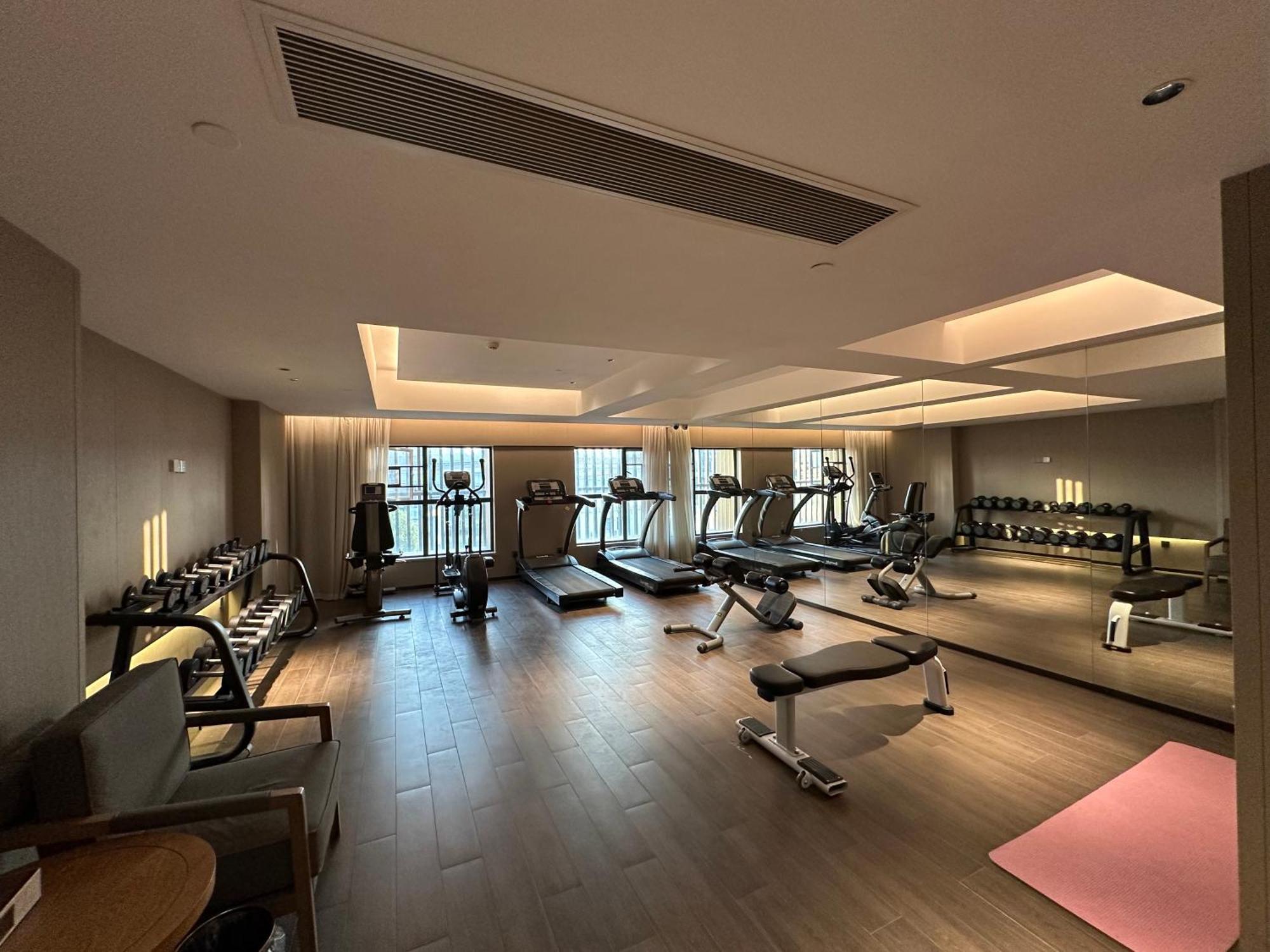 Mehood Lestie International Hotel Nancun Wanbo Metro Station Branch - Free Shuttle Bus To Canton Fair Complex During Canton Fair Period & Free Breakfast & Free Afternoon Tea & Free Midnight Snack & Free Vpn Internet Access Luaran gambar