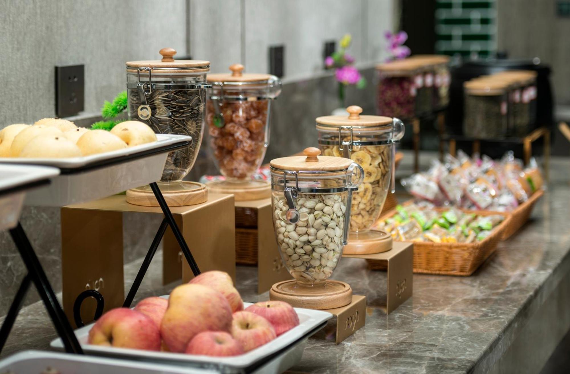 Mehood Lestie International Hotel Nancun Wanbo Metro Station Branch - Free Shuttle Bus To Canton Fair Complex During Canton Fair Period & Free Breakfast & Free Afternoon Tea & Free Midnight Snack & Free Vpn Internet Access Luaran gambar